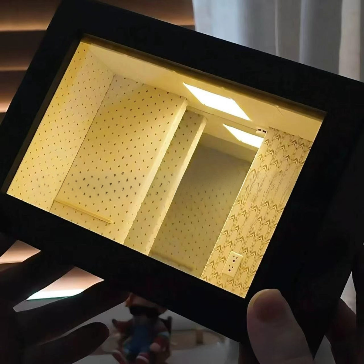 Wooden Infinity Mirror Photo Frame